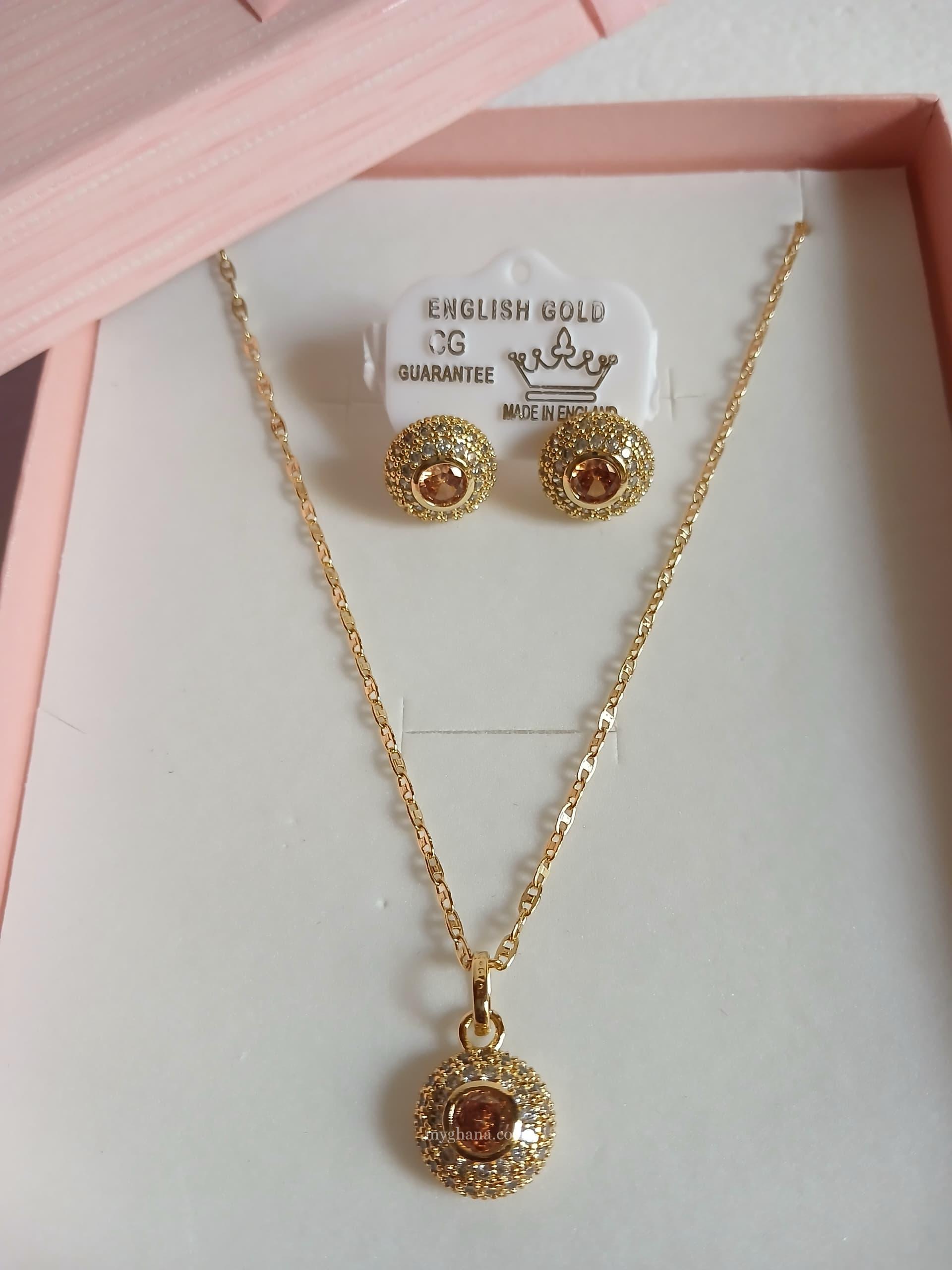 English gold necklace
