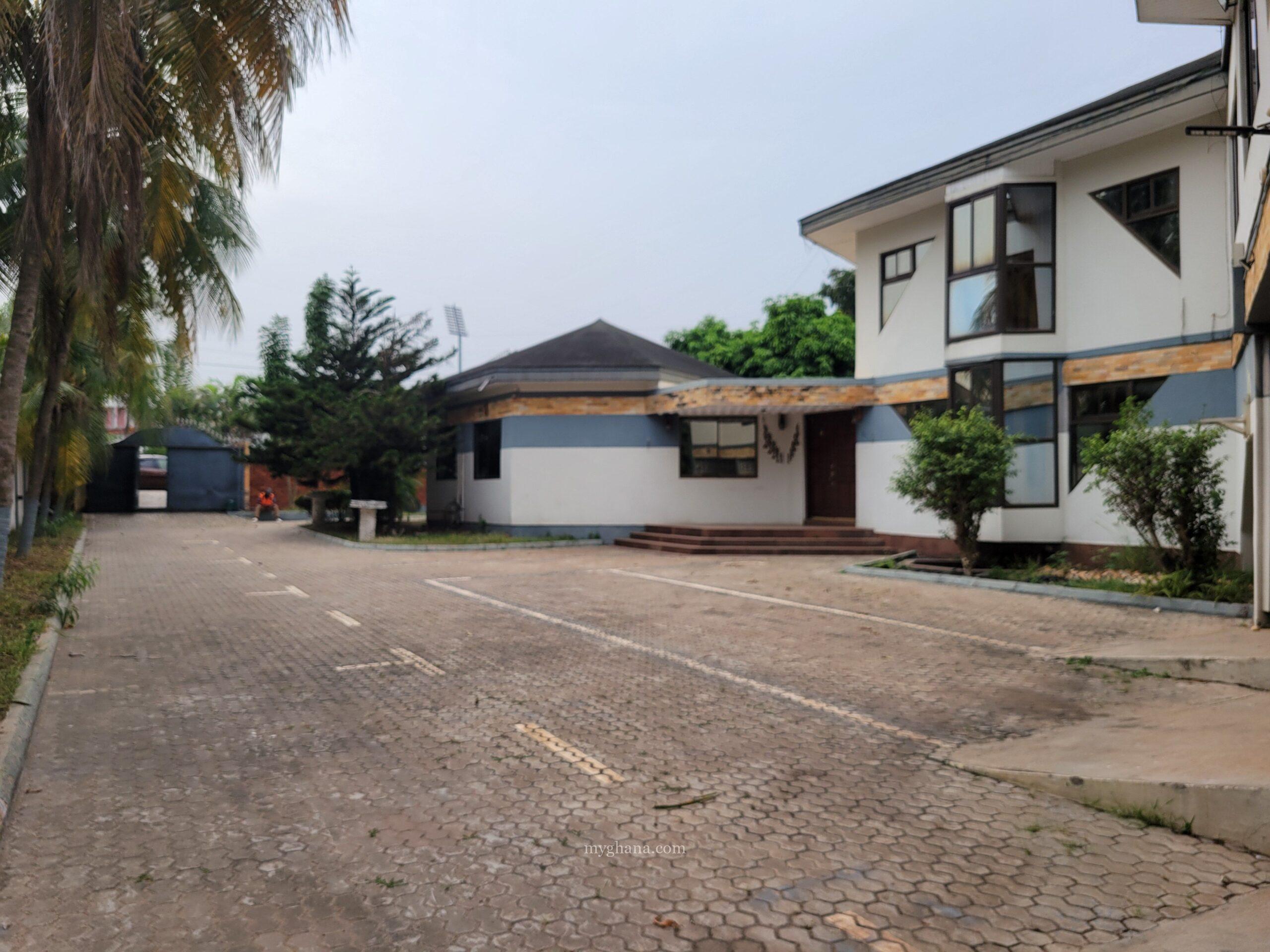 9 Bedroom Mansion for Sale