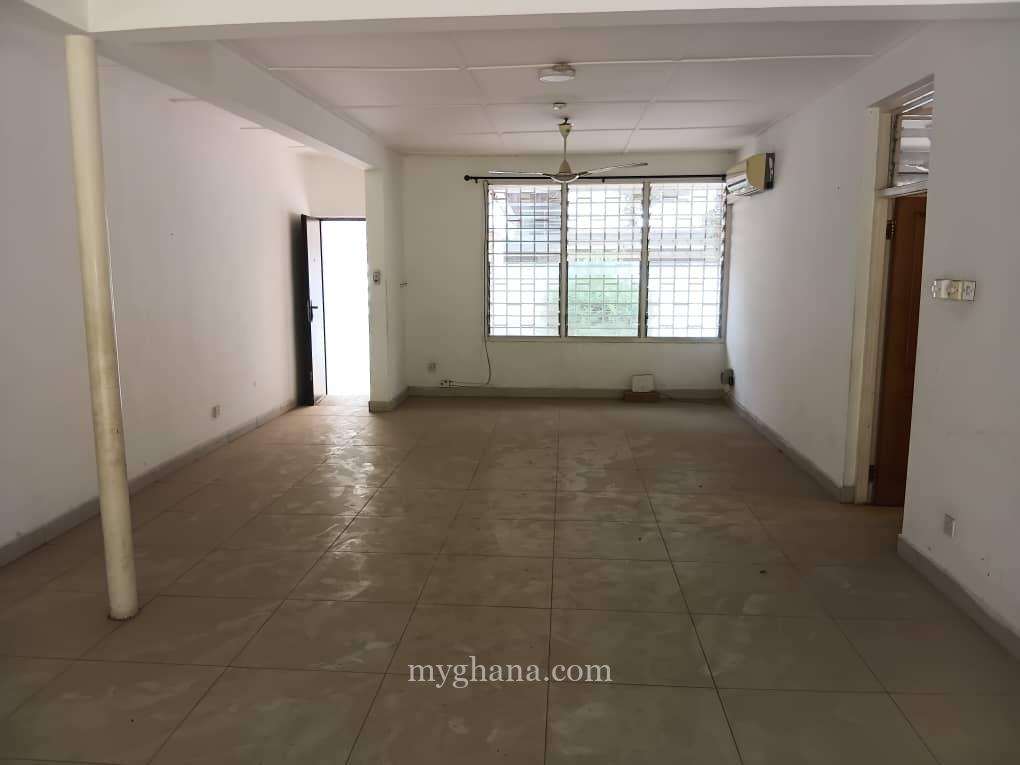 Three bedroom house with an outhouse to let at North Ridge, Accra