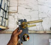Door locks door lock