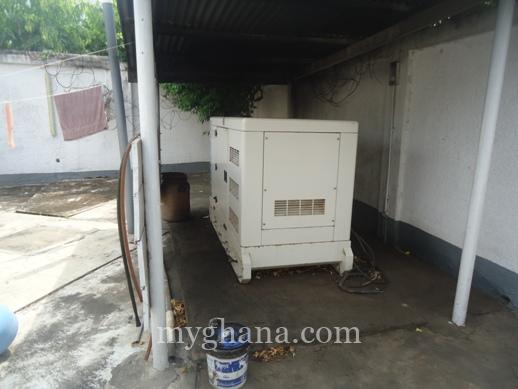 6 bedroom house with swimming pool and garden to let at North Ridge, Accra