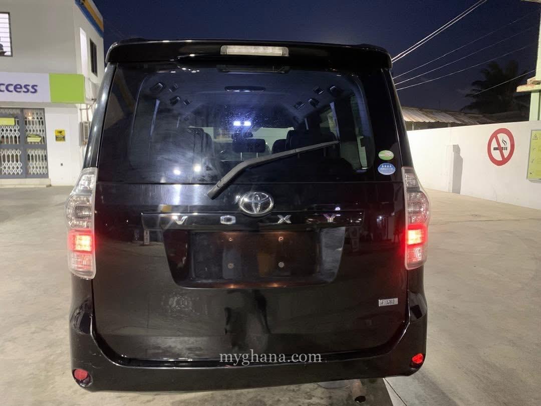 2012 Toyota Voxy