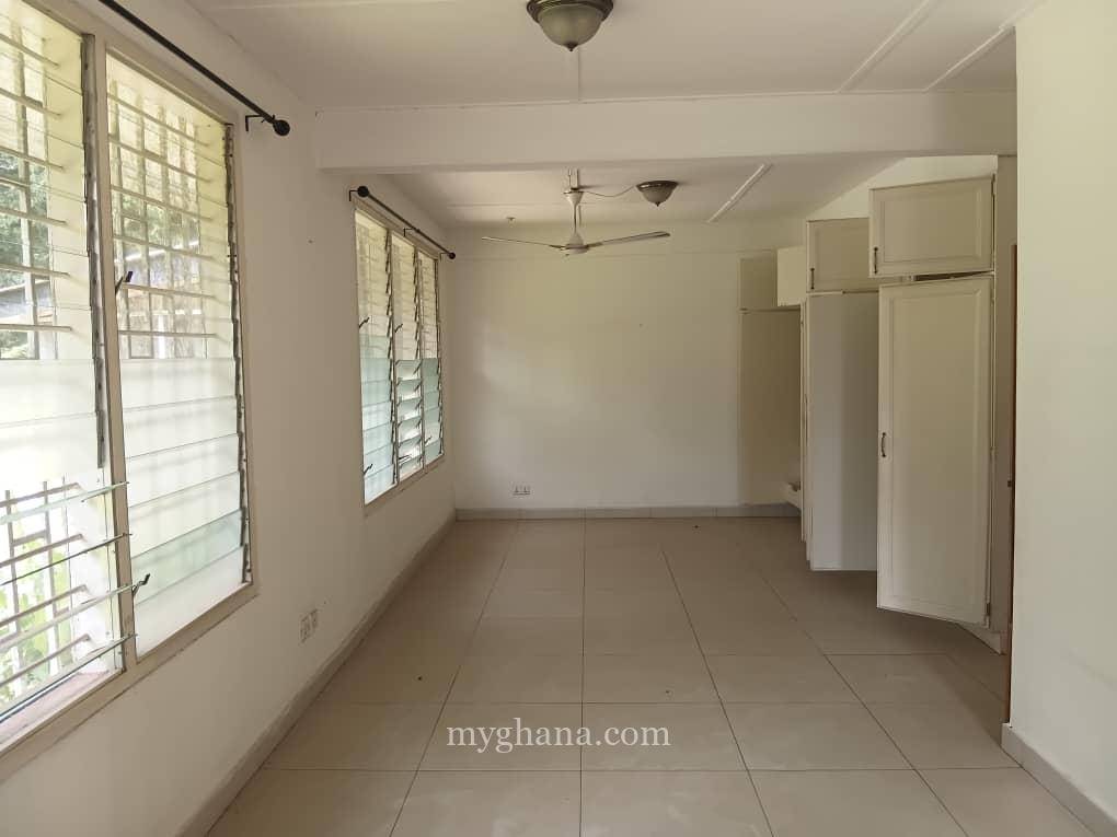 Three bedroom house with an outhouse to let at North Ridge, Accra