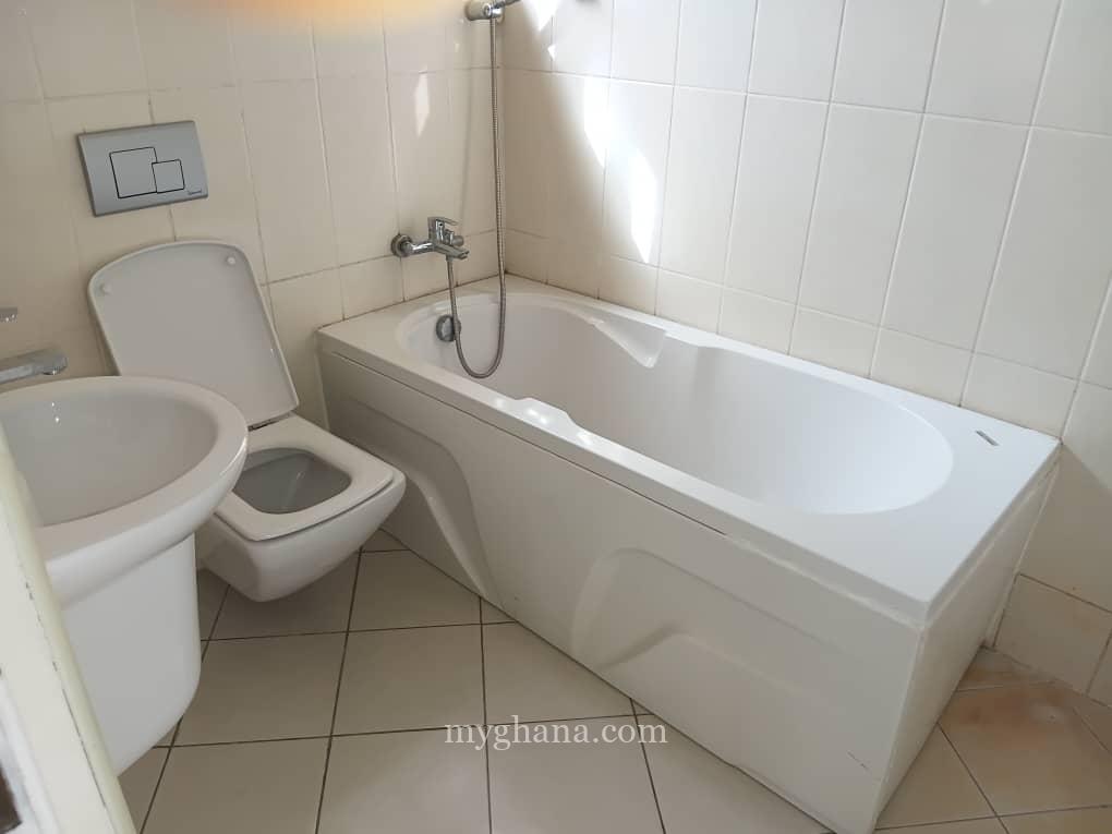 Fully furnished three bedroom apartment to let at North Ridge, Accra