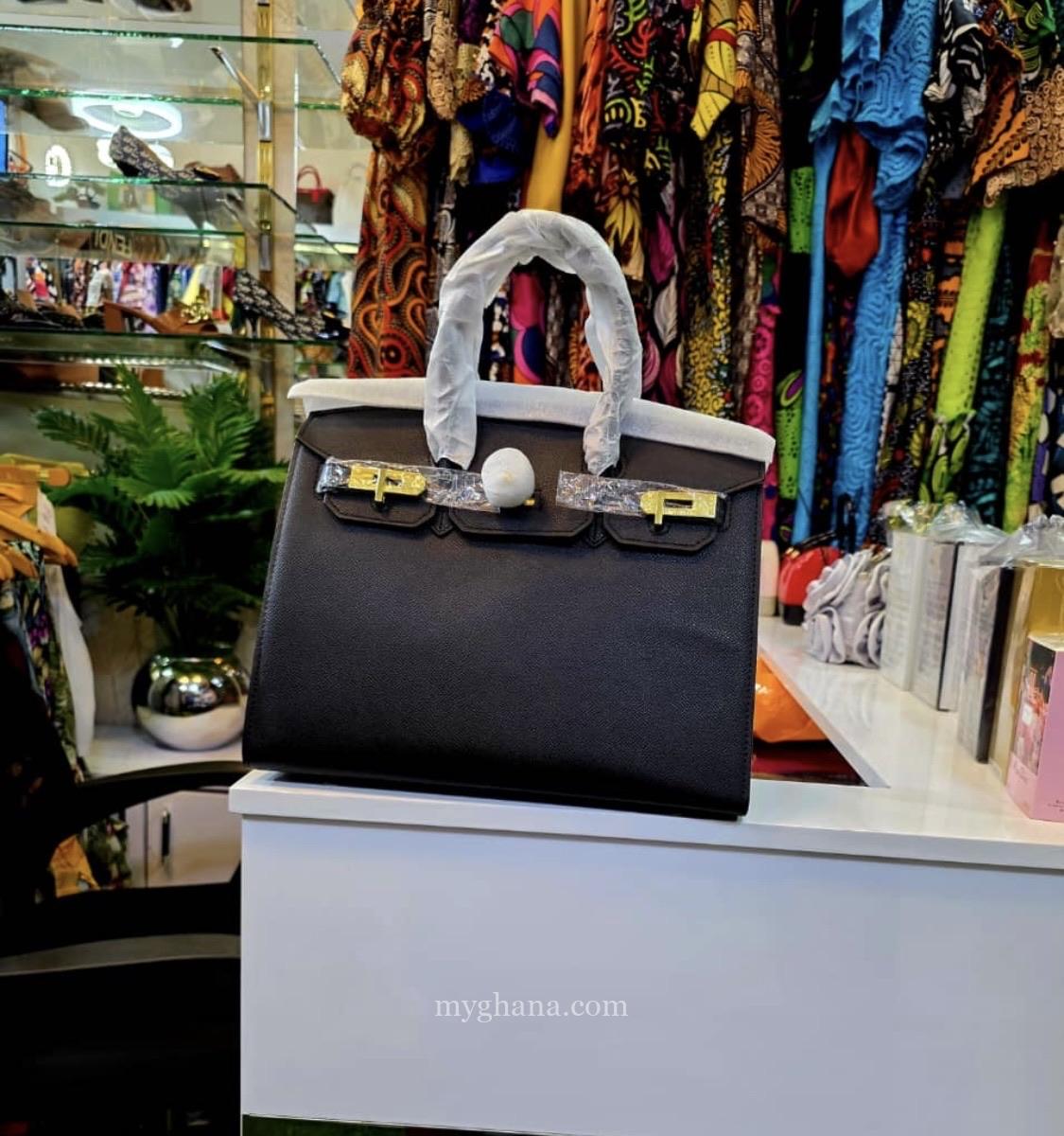 Luxury Hermès Handbag – Elegant & Authentic