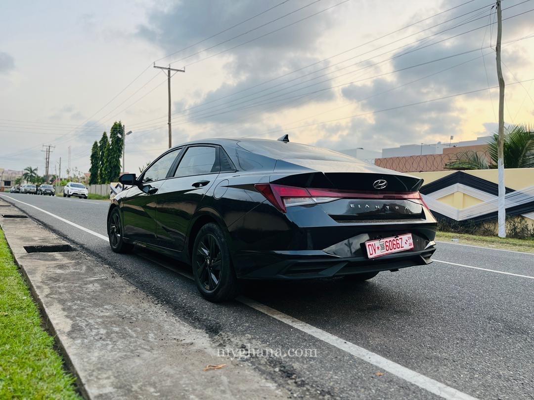 HYUNDAI ELANTRA