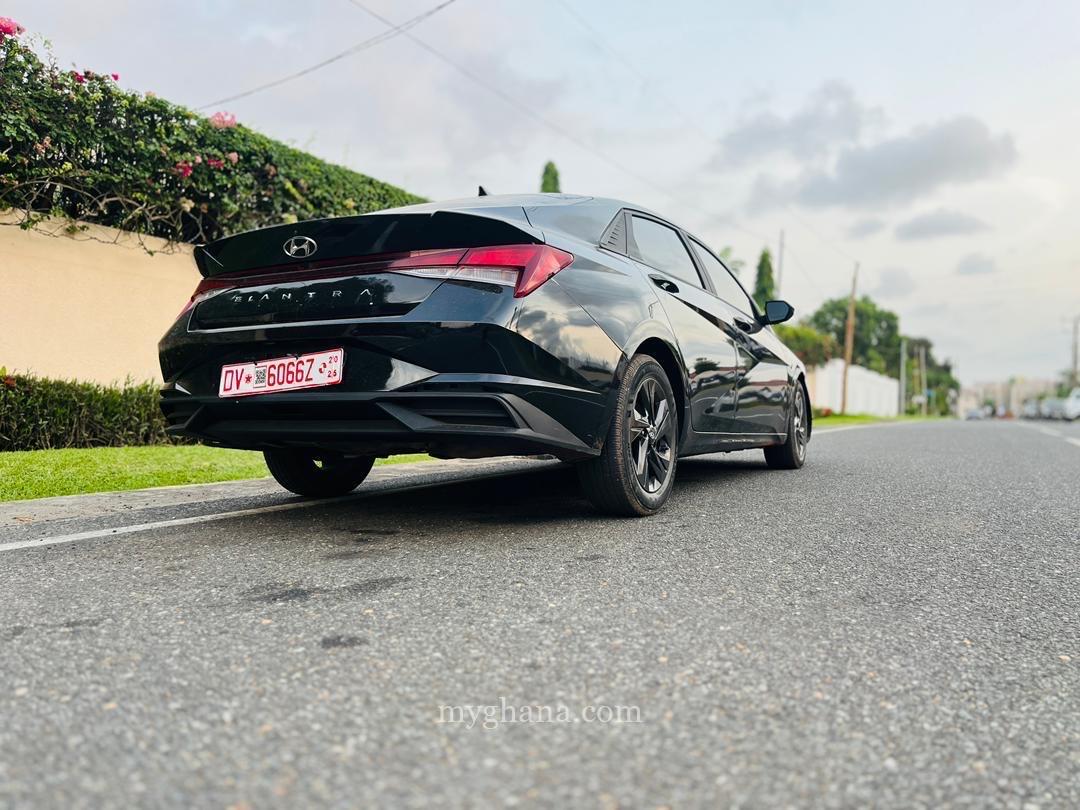 HYUNDAI ELANTRA