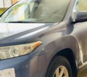 NEAT TOYOTA HIGHLANDER