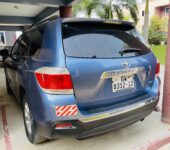 NEAT TOYOTA HIGHLANDER