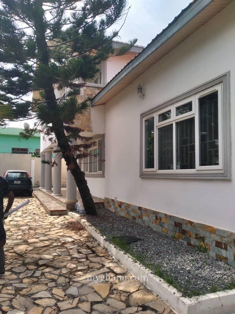 5 bedrooms apartment