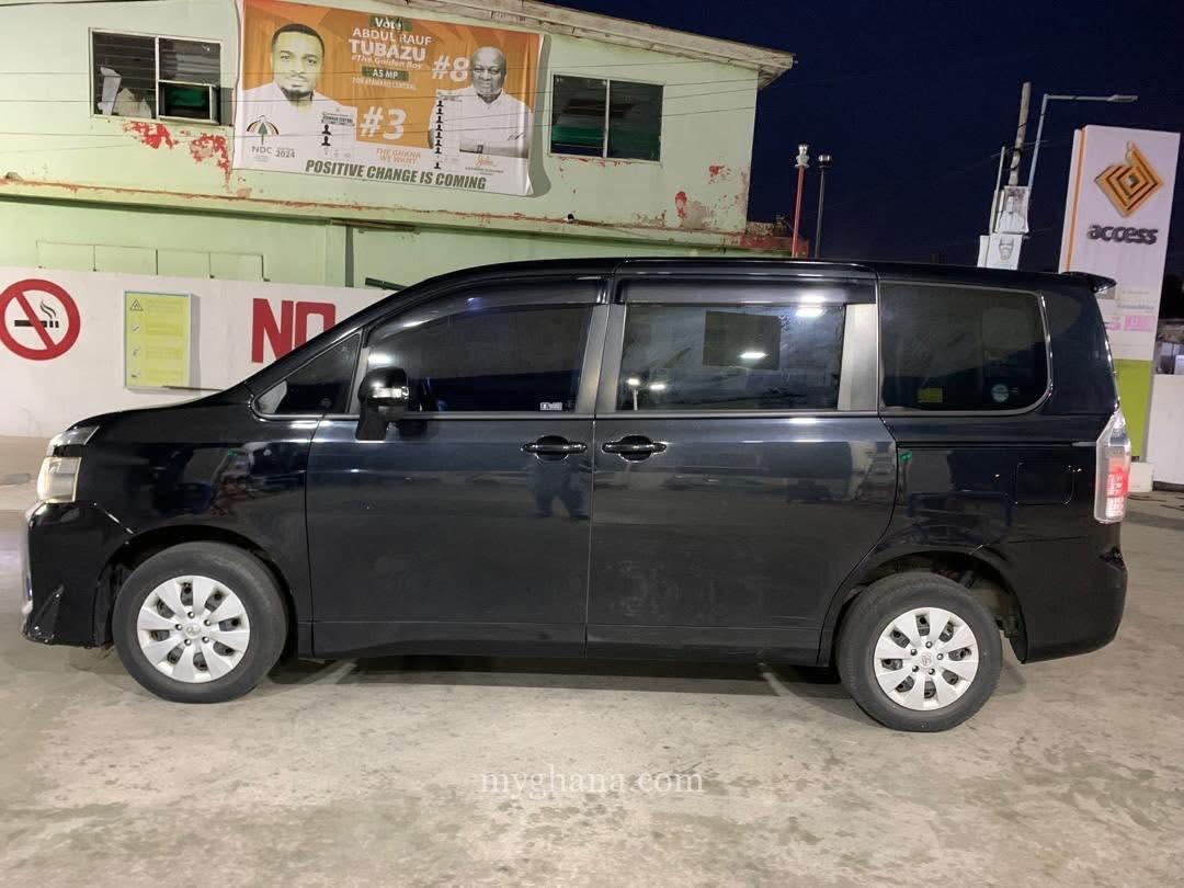 2012 Toyota Voxy