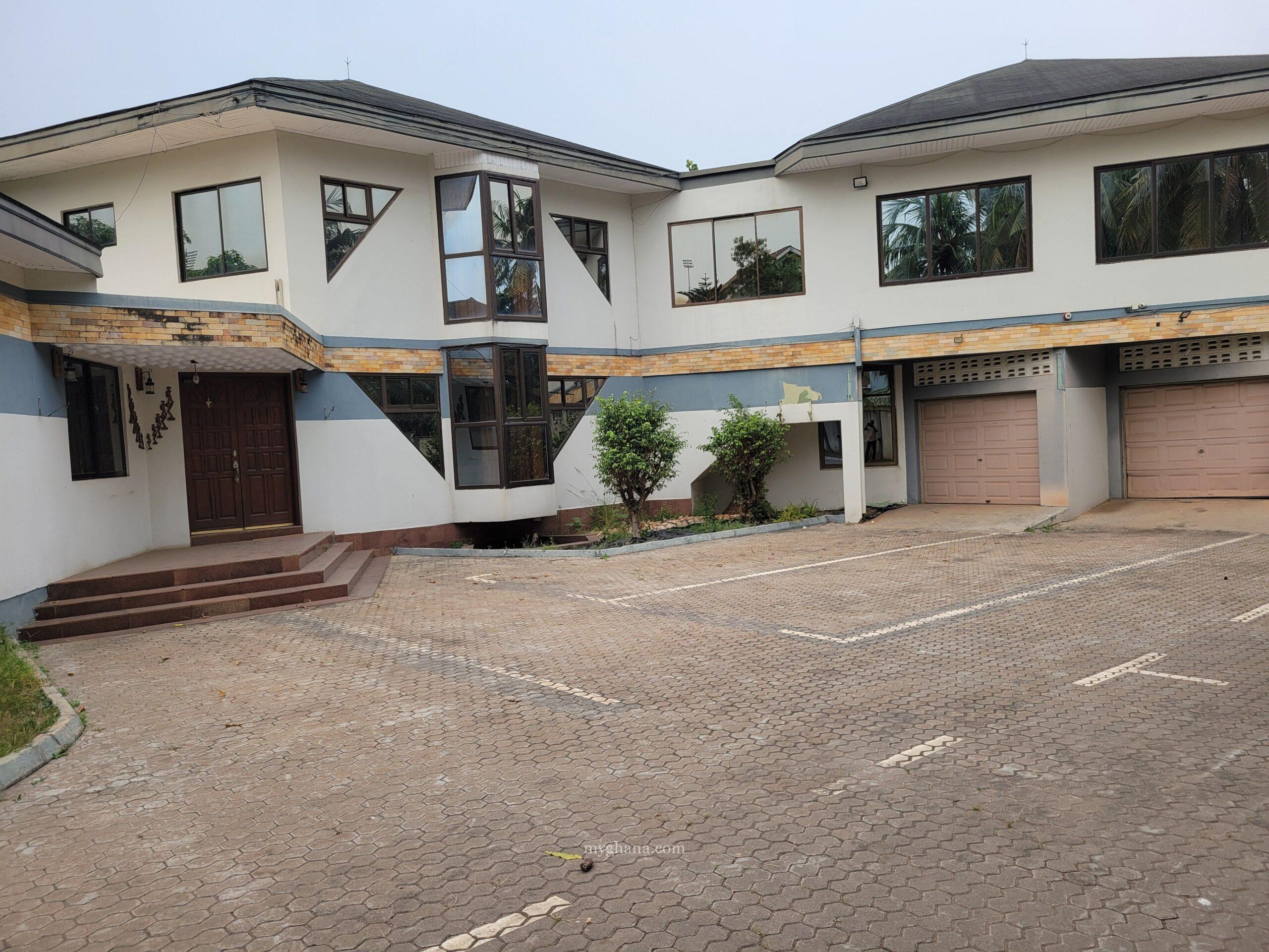 9 Bedroom Mansion for Sale