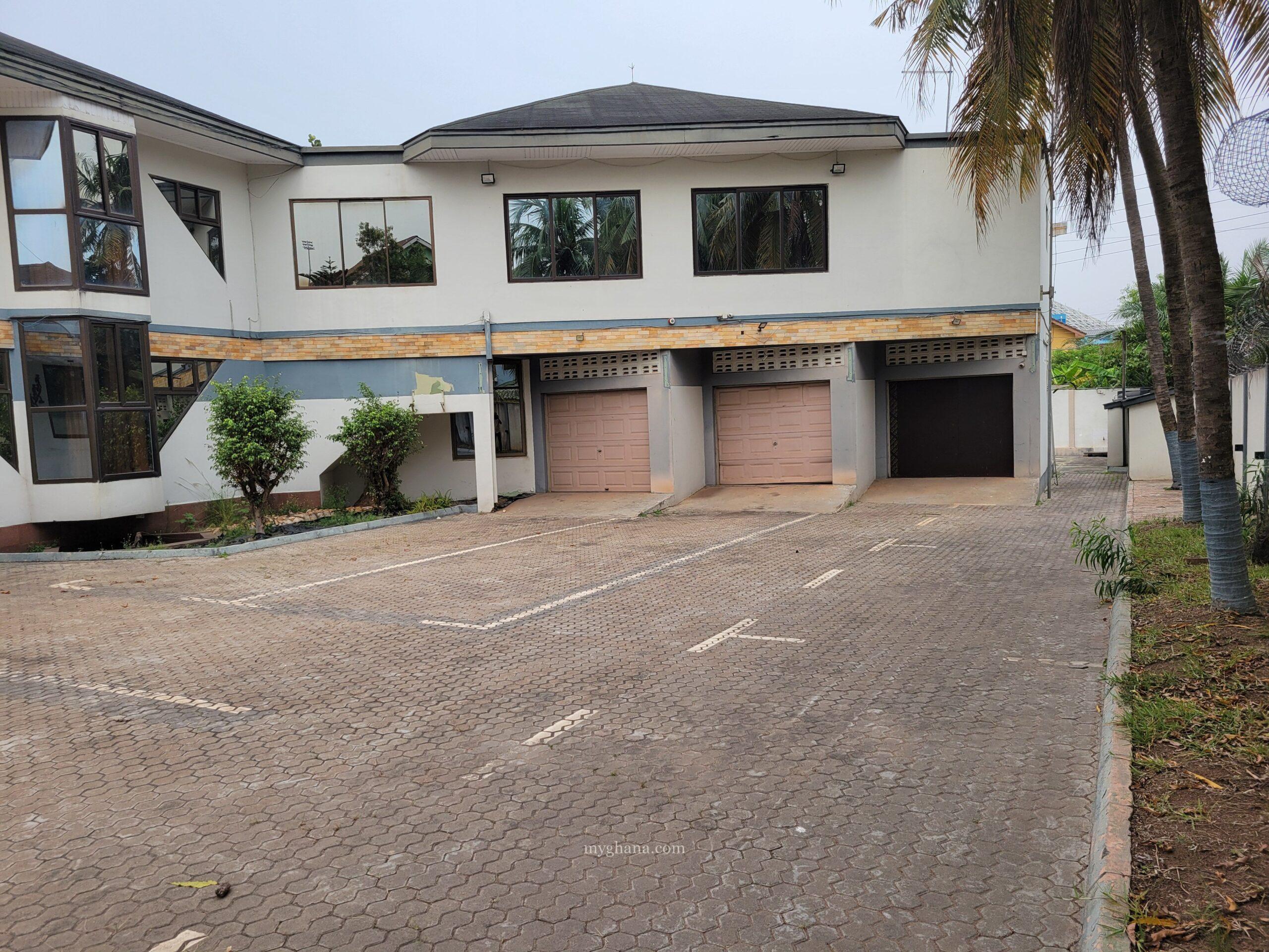 9 Bedroom Mansion for Sale