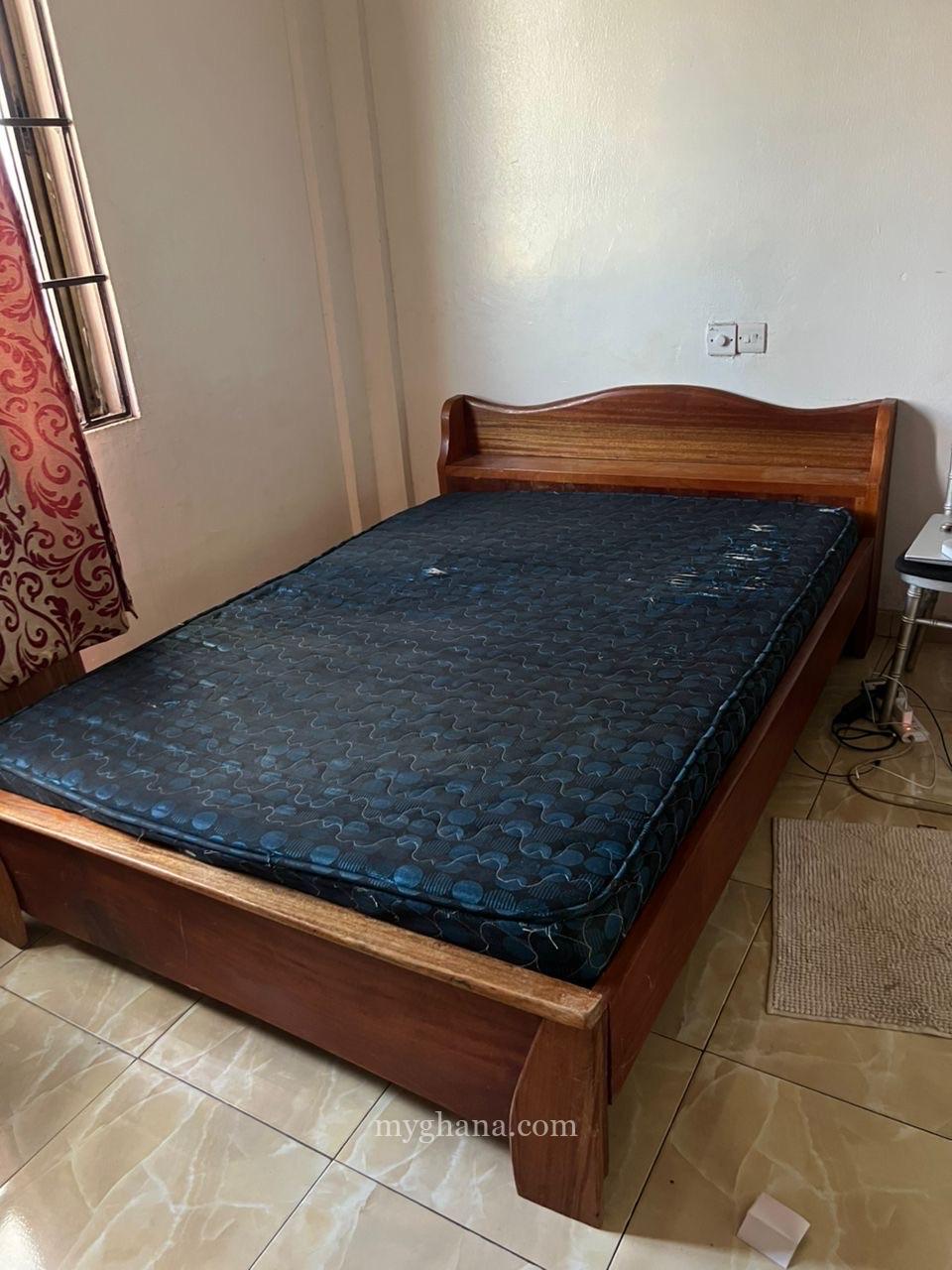 Bed and center table for sale