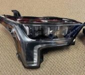 Toyota tundra 2023 headlights