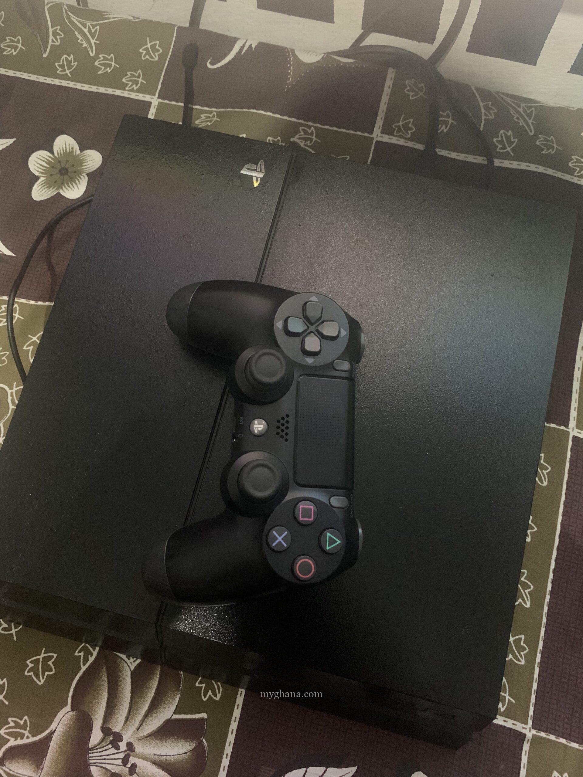 PS4 standard 1TB with 11 games