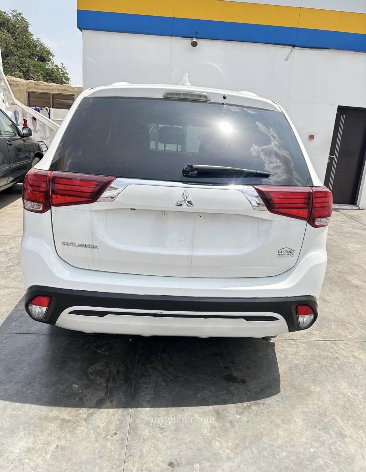 2020 MITSUBISHI OUTLANDER