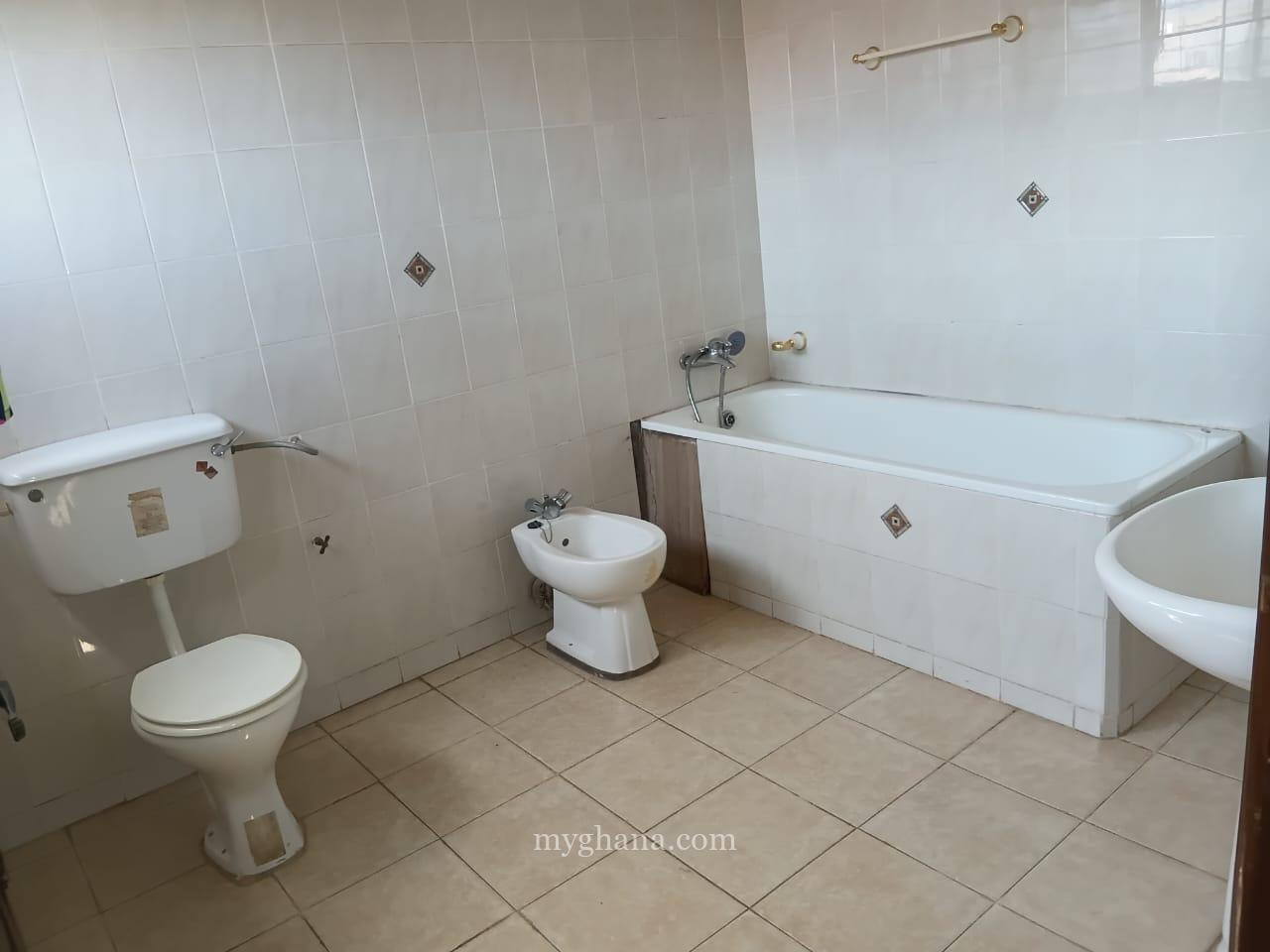 Seven bedroom house for sale at Adjiringanor, East Legon – Accra