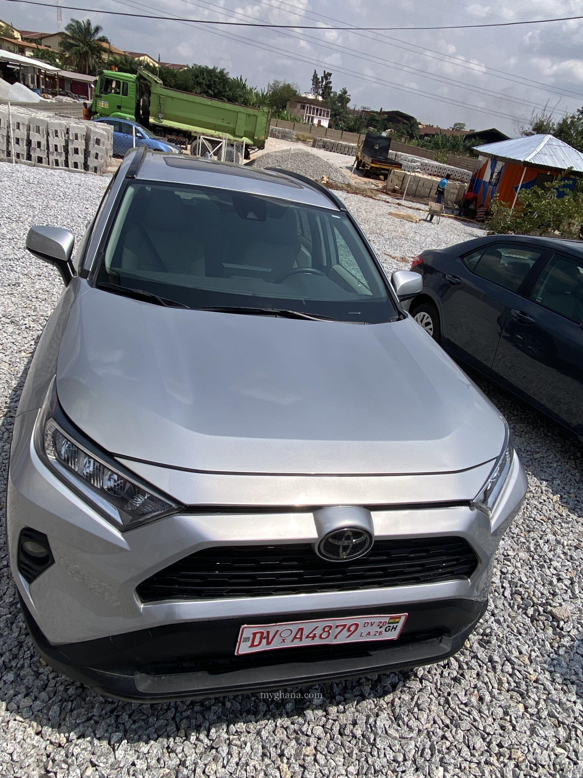 Toyota Rav 4-XLE Premium