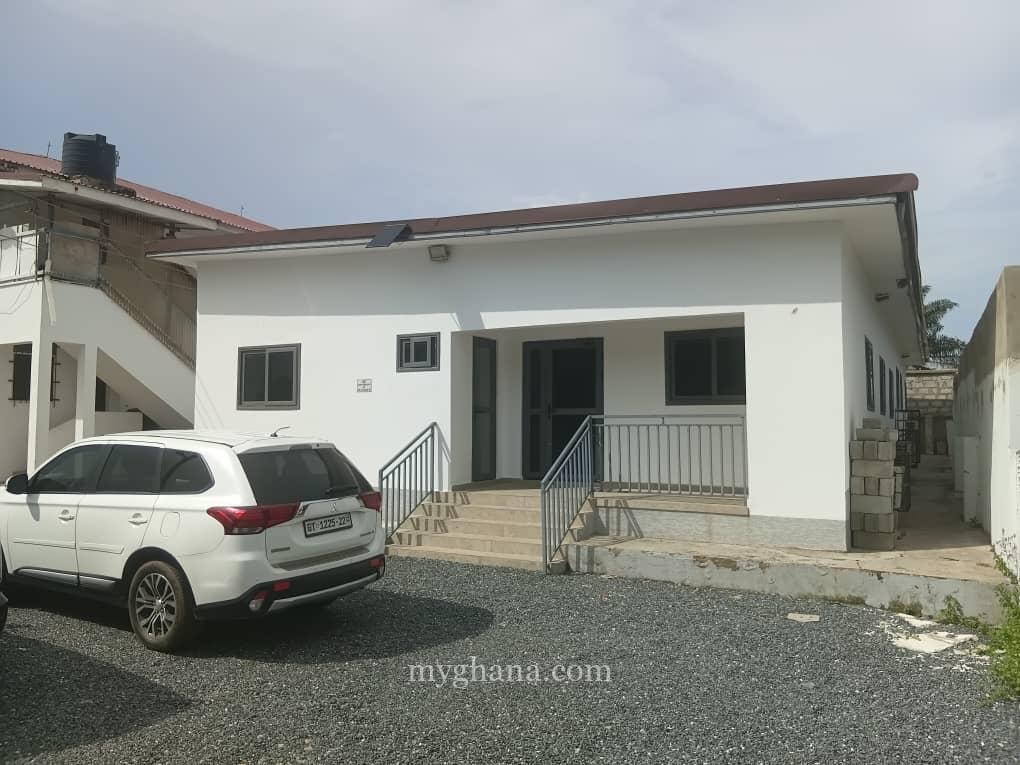 Office facility to let at Osu near the castle / Ministries, Accra