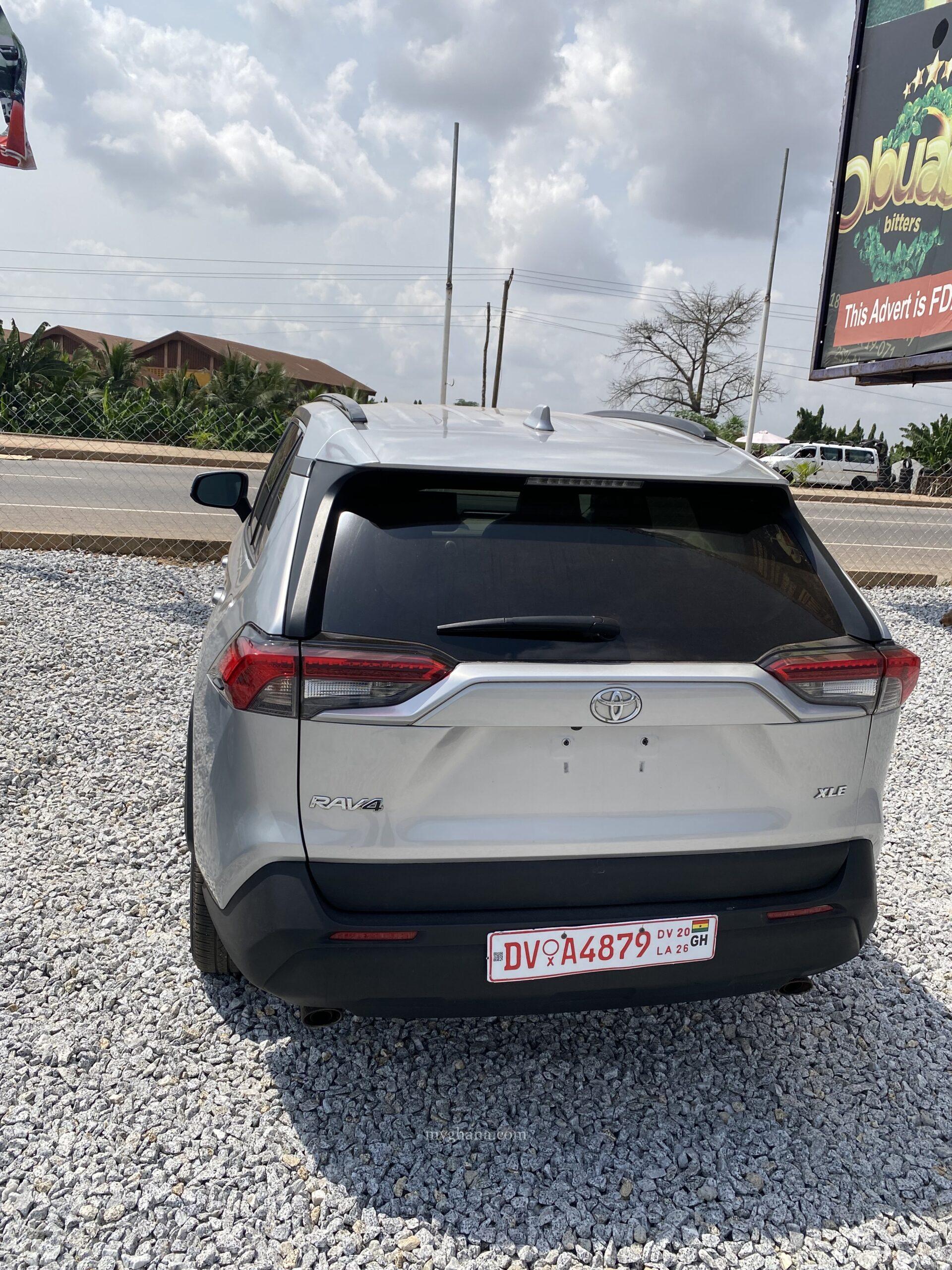 Toyota Rav 4-XLE Premium
