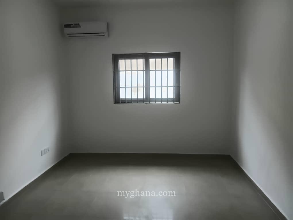 Office facility to let at Osu near the castle / Ministries, Accra