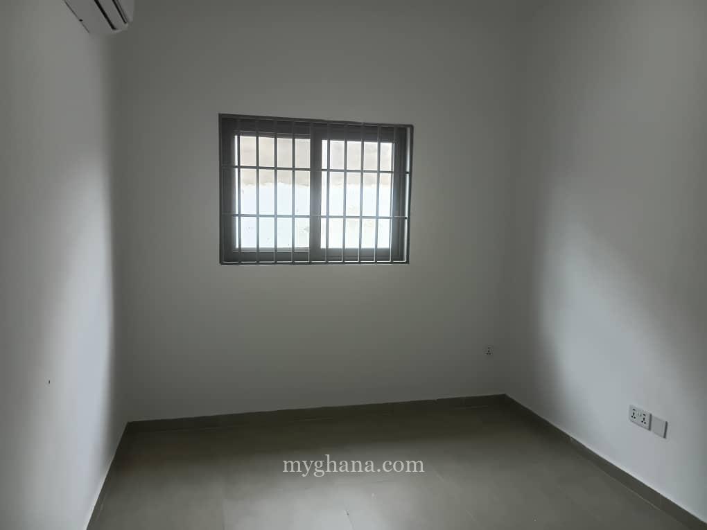 Office facility to let at Osu near the castle / Ministries, Accra