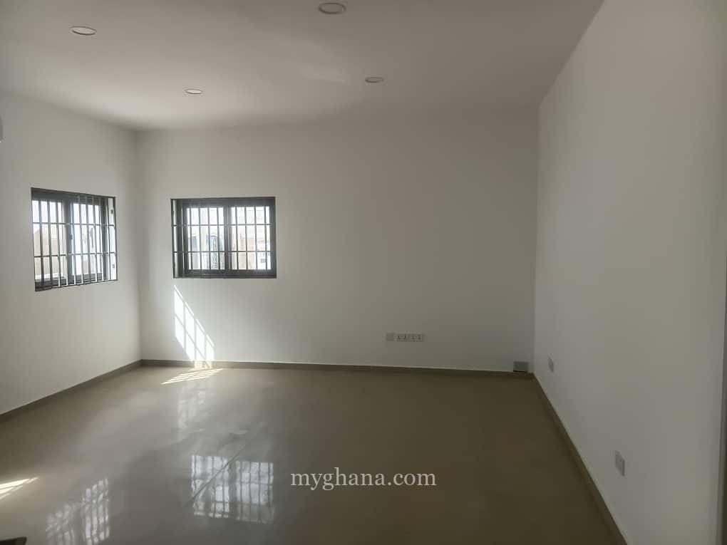 Office facility to let at Osu near the castle / Ministries, Accra
