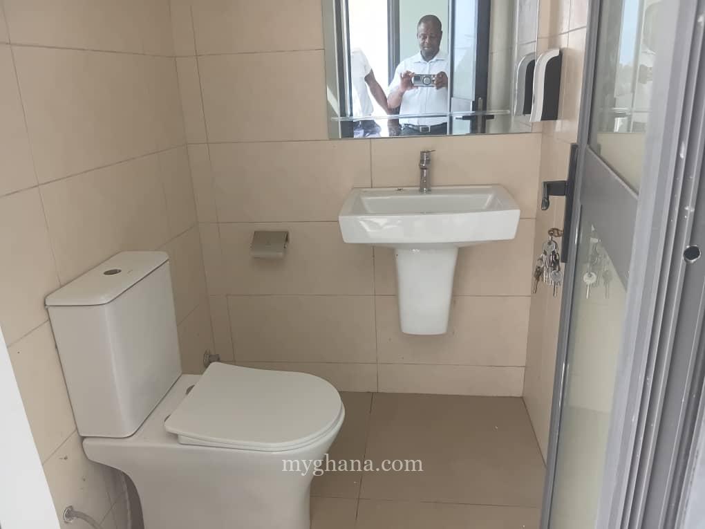 Office facility to let at Osu near the castle / Ministries, Accra