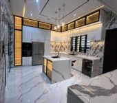 Kitchen cabinet