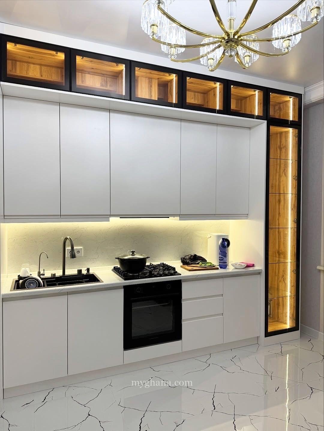Kitchen cabinet
