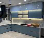 Kitchen cabinet
