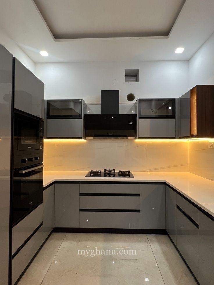 Kitchen cabinet