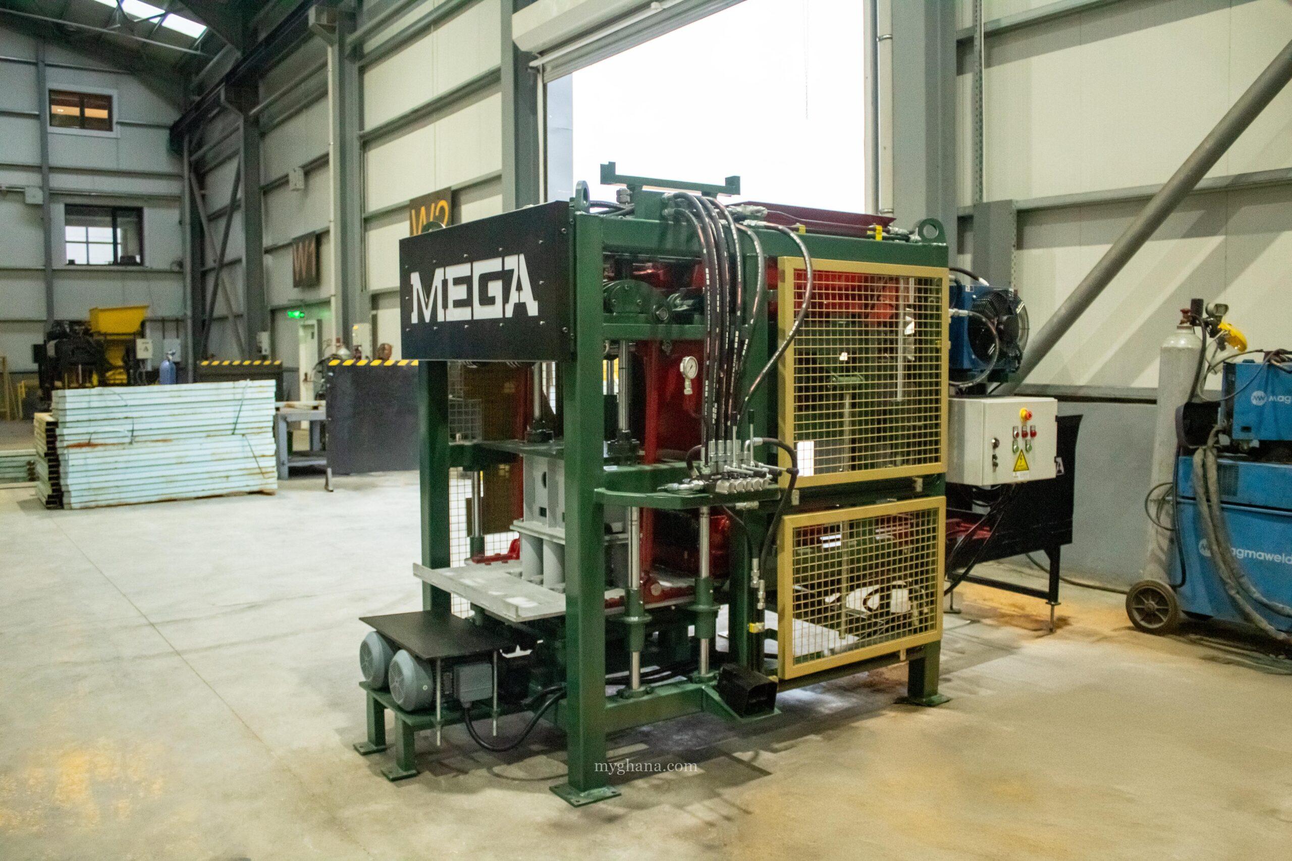 CONCRETE BLOCK AND PAVING BLOCK MACH