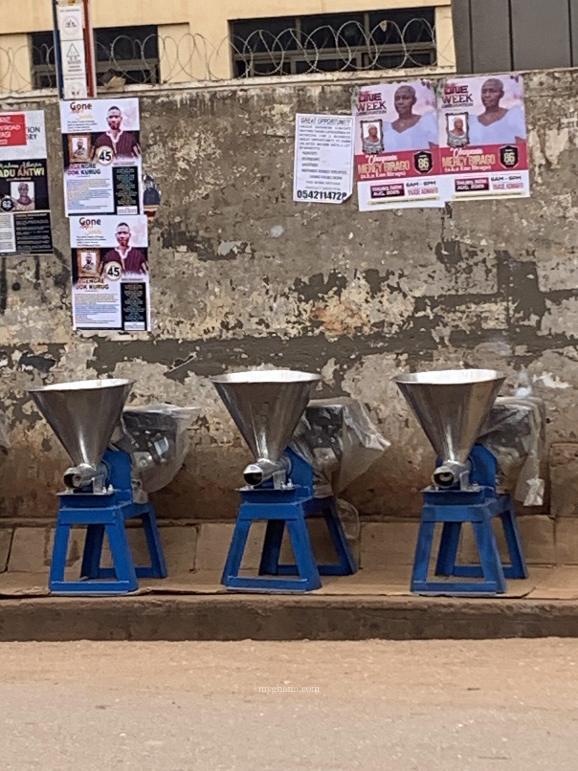 Fufu and pepper pounding machine