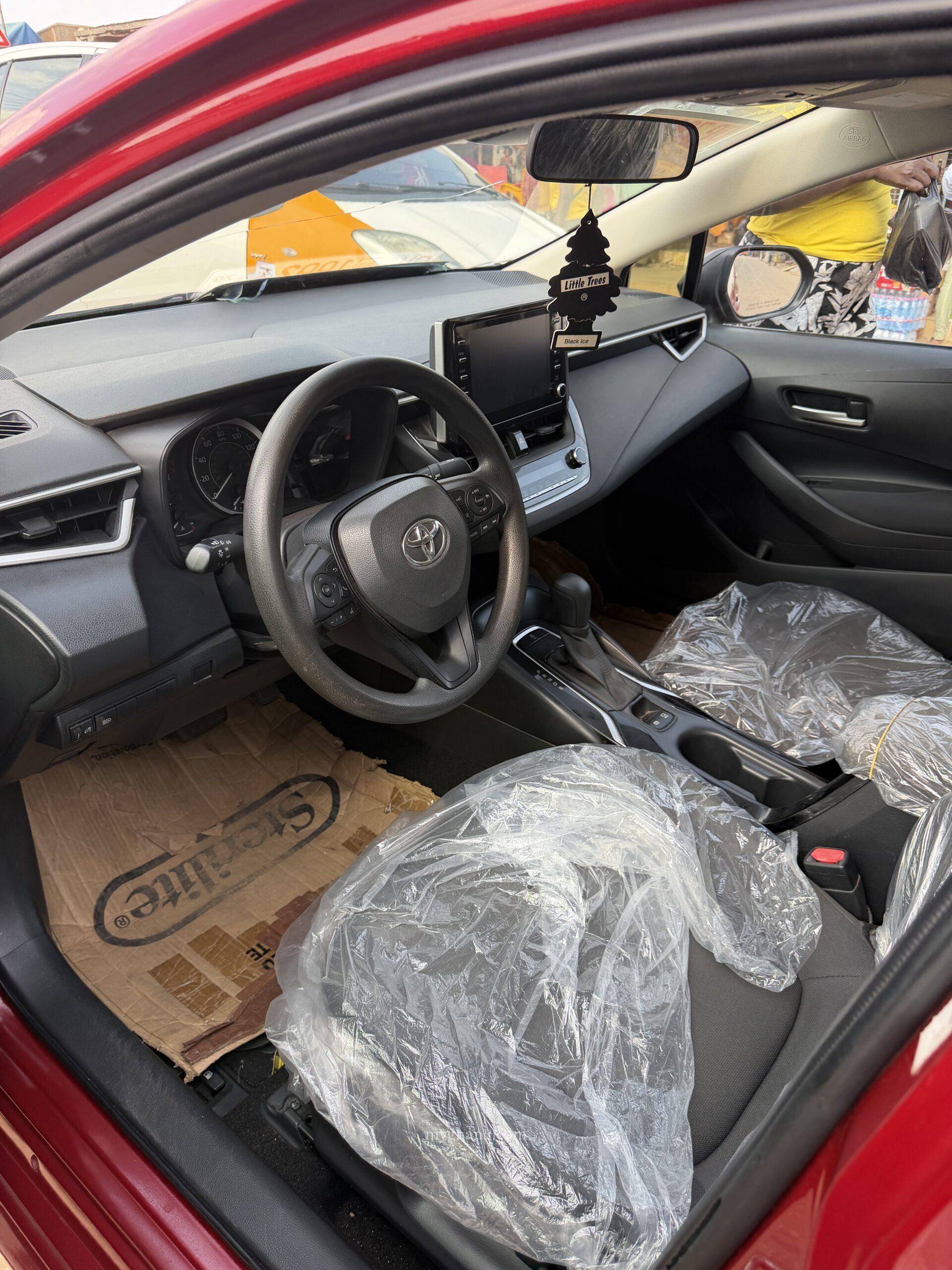 Toyota Corolla LE