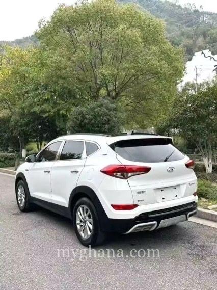 2018 Hyundai Tucson 1.6T automatic only buying & shipping