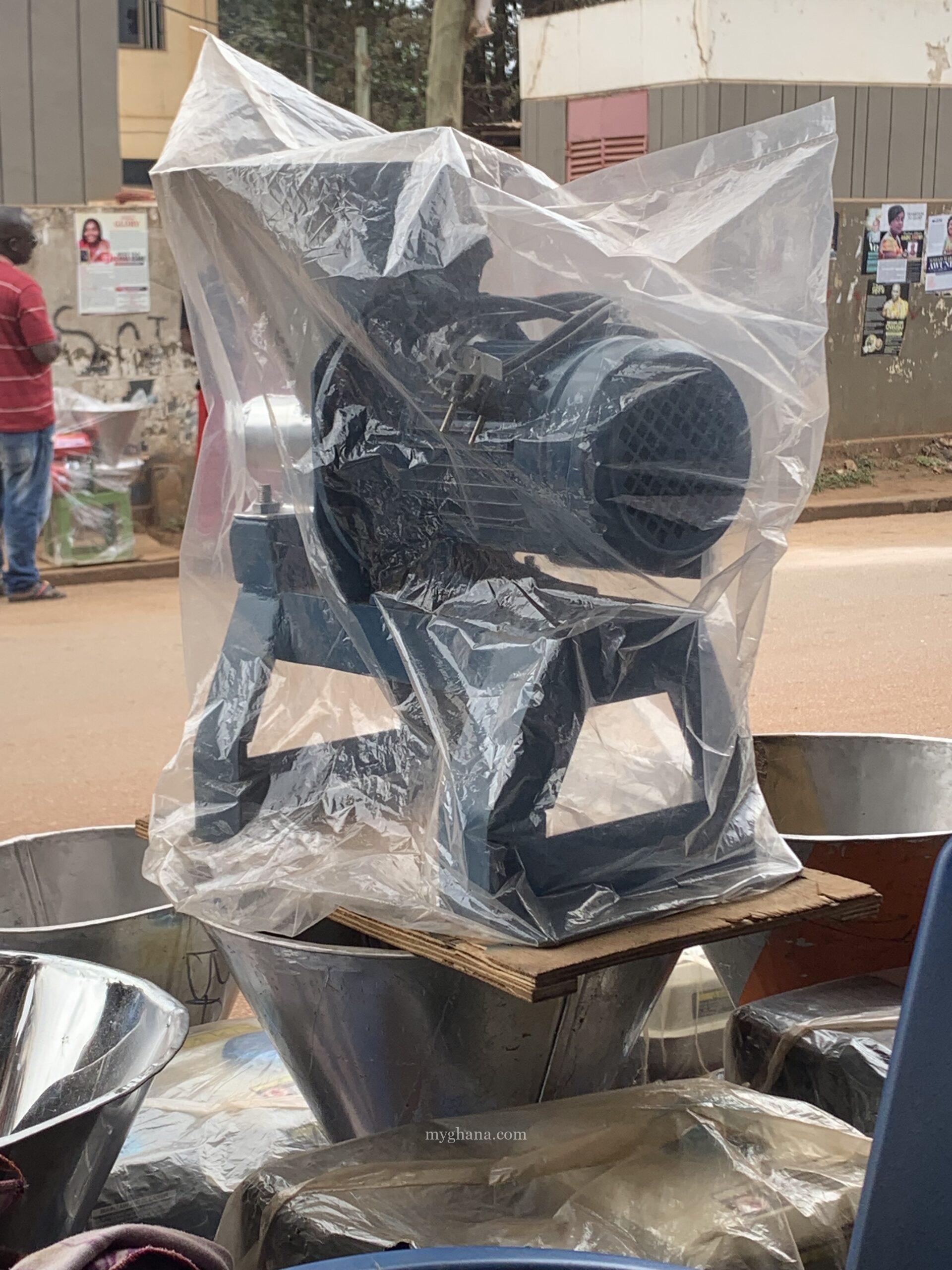 Fufu and pepper pounding machine