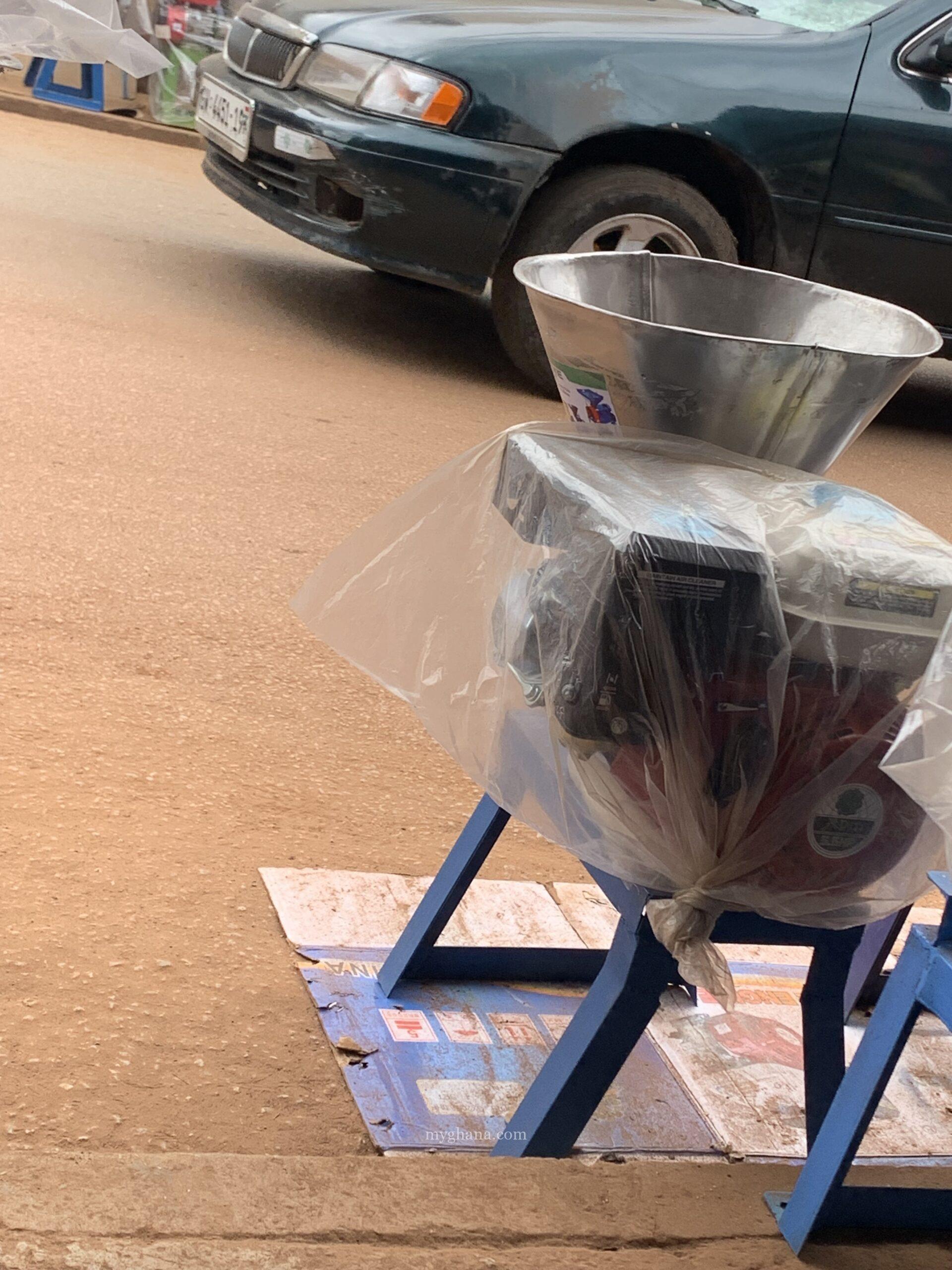 Fufu and pepper pounding machine