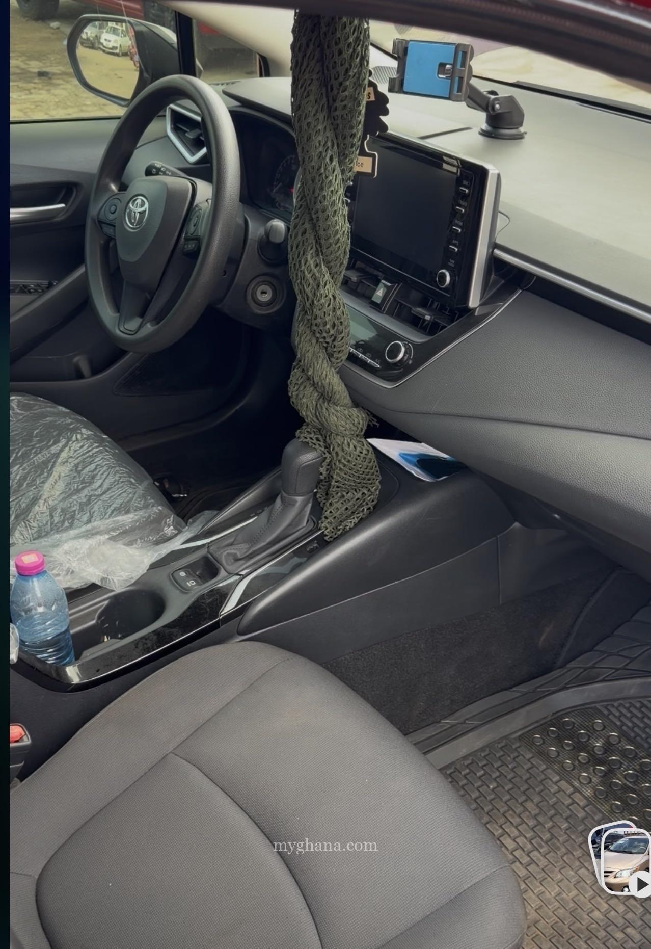 Toyota Corolla LE