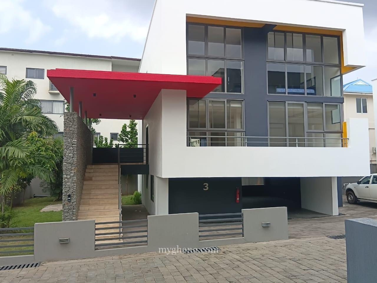 4 bedroom townhouse to let at Cantonments near the US Embassy, Accra