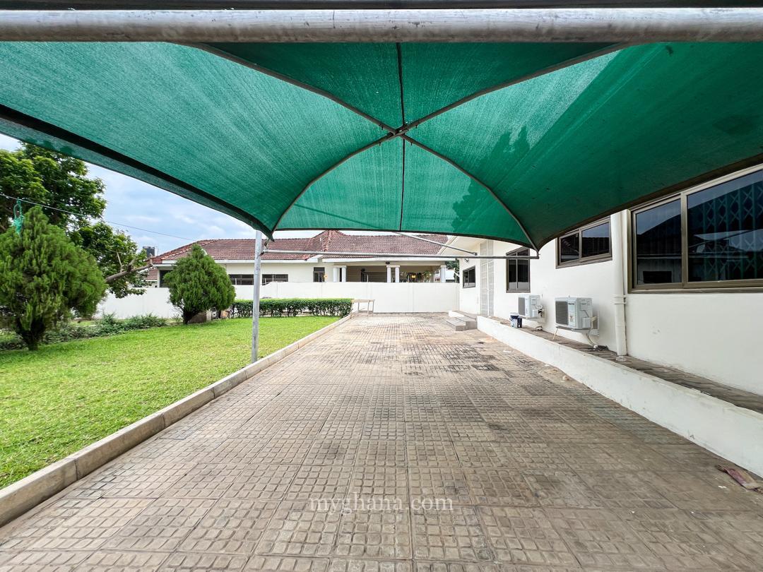 Three bedroom house with a pool and garden to let at East Legon, Accra