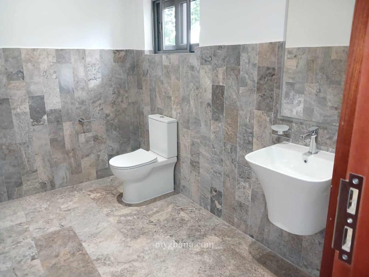 4 bed townhouse to let at Cantonments near the Fiesta Residence, Accra