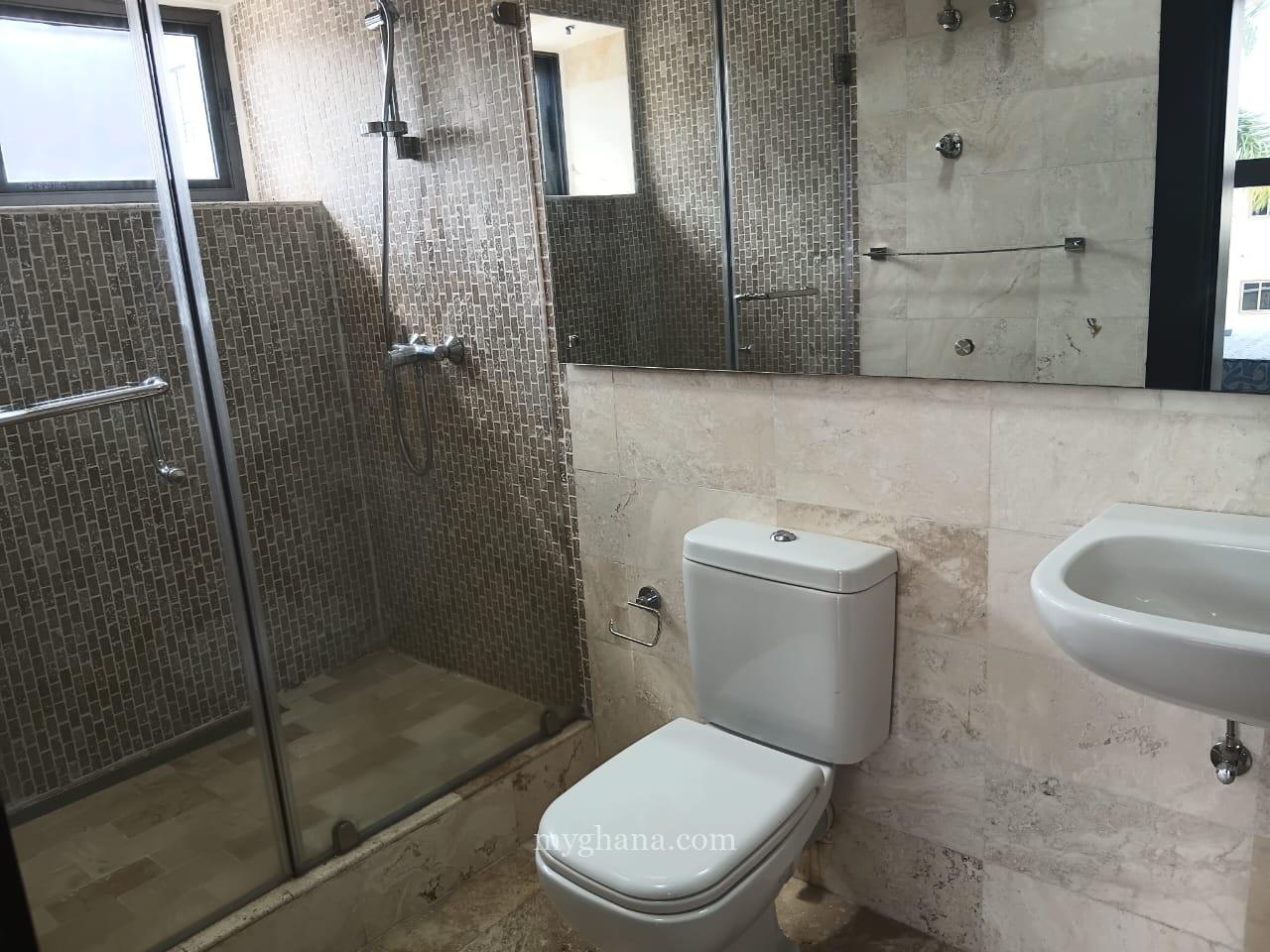 4 bedroom townhouse to let at Cantonments near the US Embassy, Accra