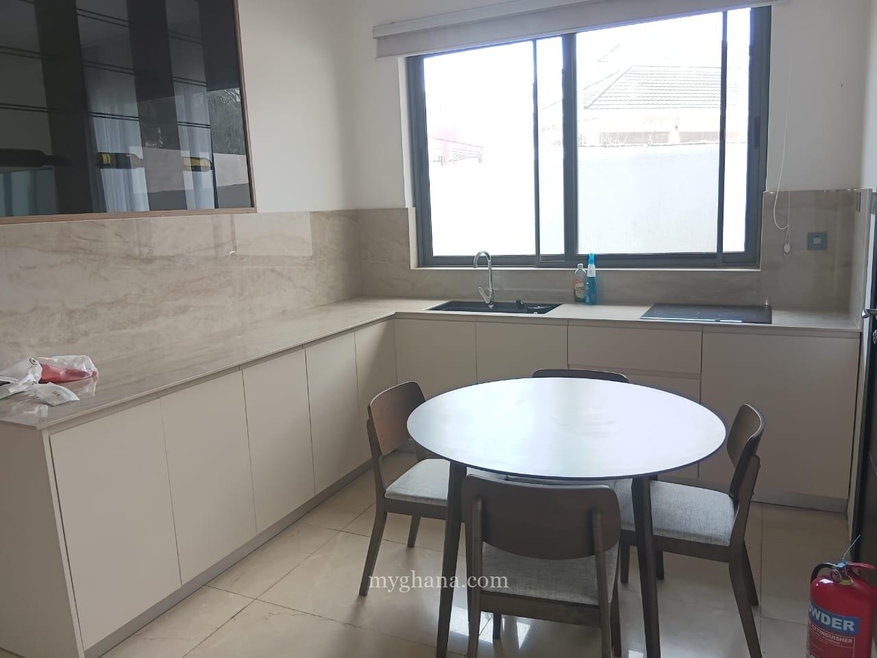 Furnished 4 bed townhouse to let at Cantonments near the US Embassy, Accra