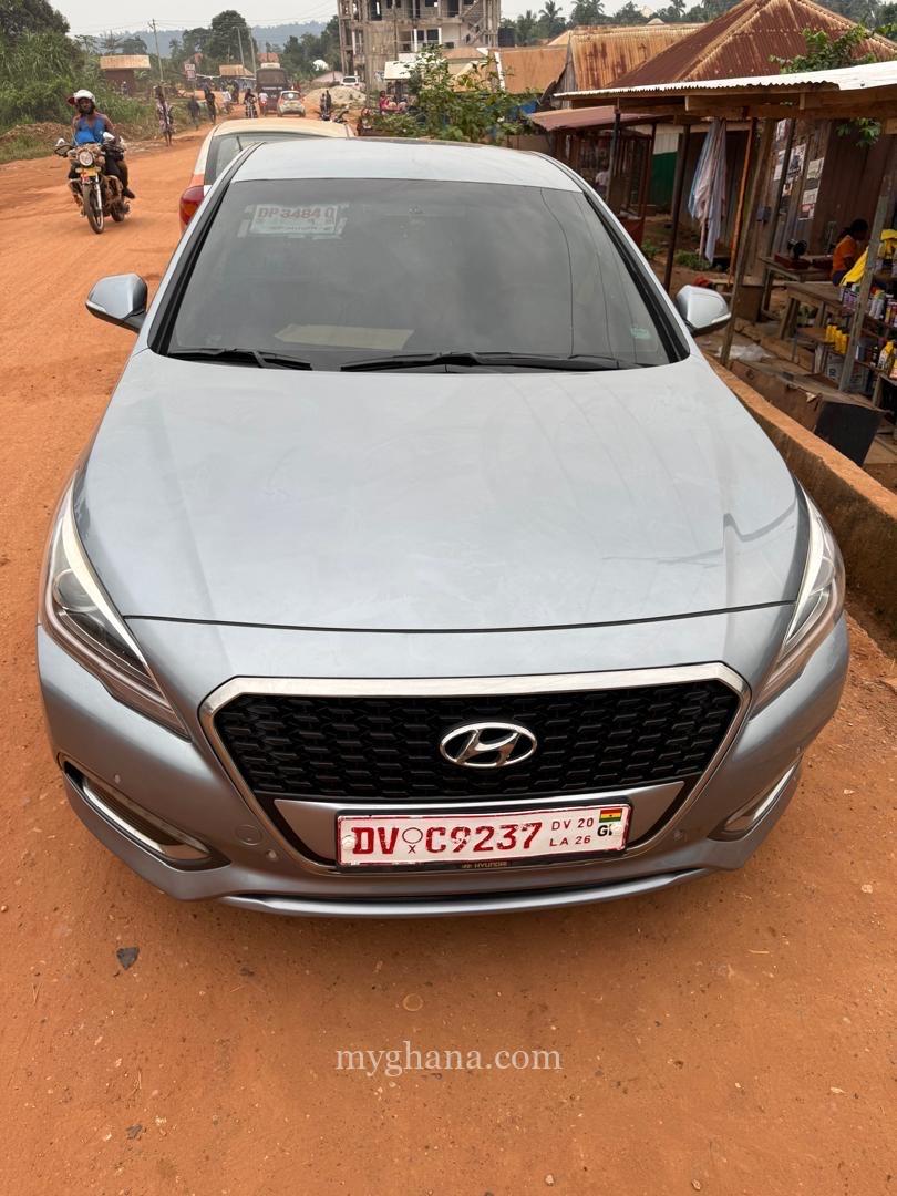 2016 Hyundai LF Sonata Hybrid S/KEY