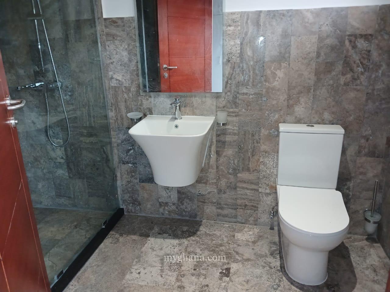 4 bed townhouse to let at Cantonments near the Fiesta Residence, Accra