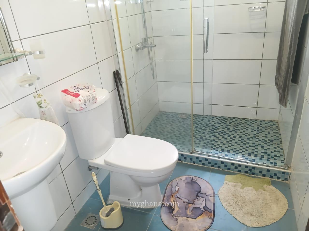 6 bedroom furnished house with large garden and trees to let at New Ningo