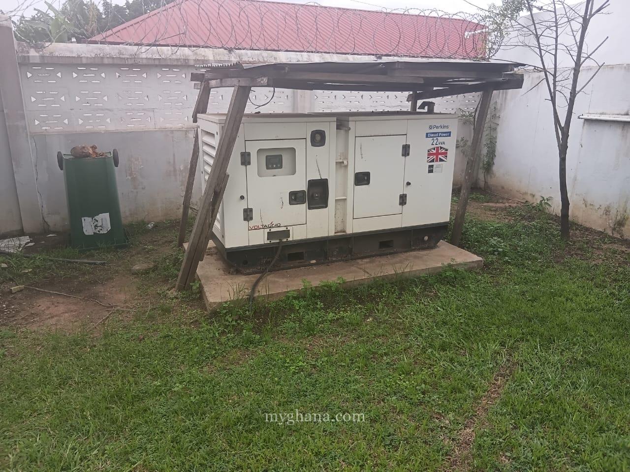 3 bedroom house with large garden and trees to let at Dzorwulu near bedmate