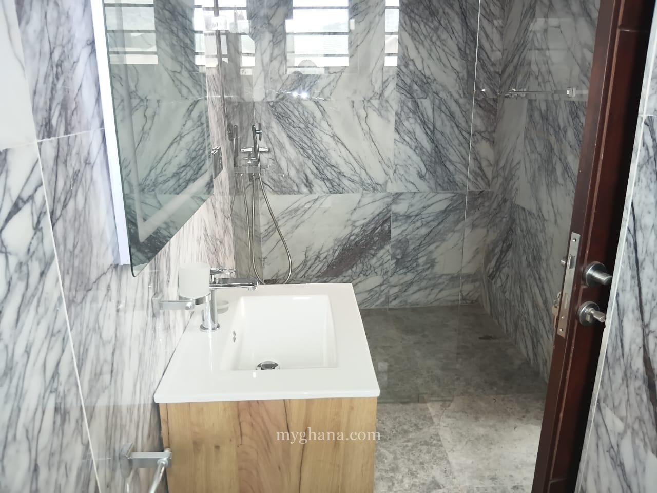 Furnished 4 bed townhouse to let at Cantonments near the US Embassy, Accra